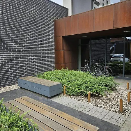 Srodmiescie Bastion Walowa Parking アパート *